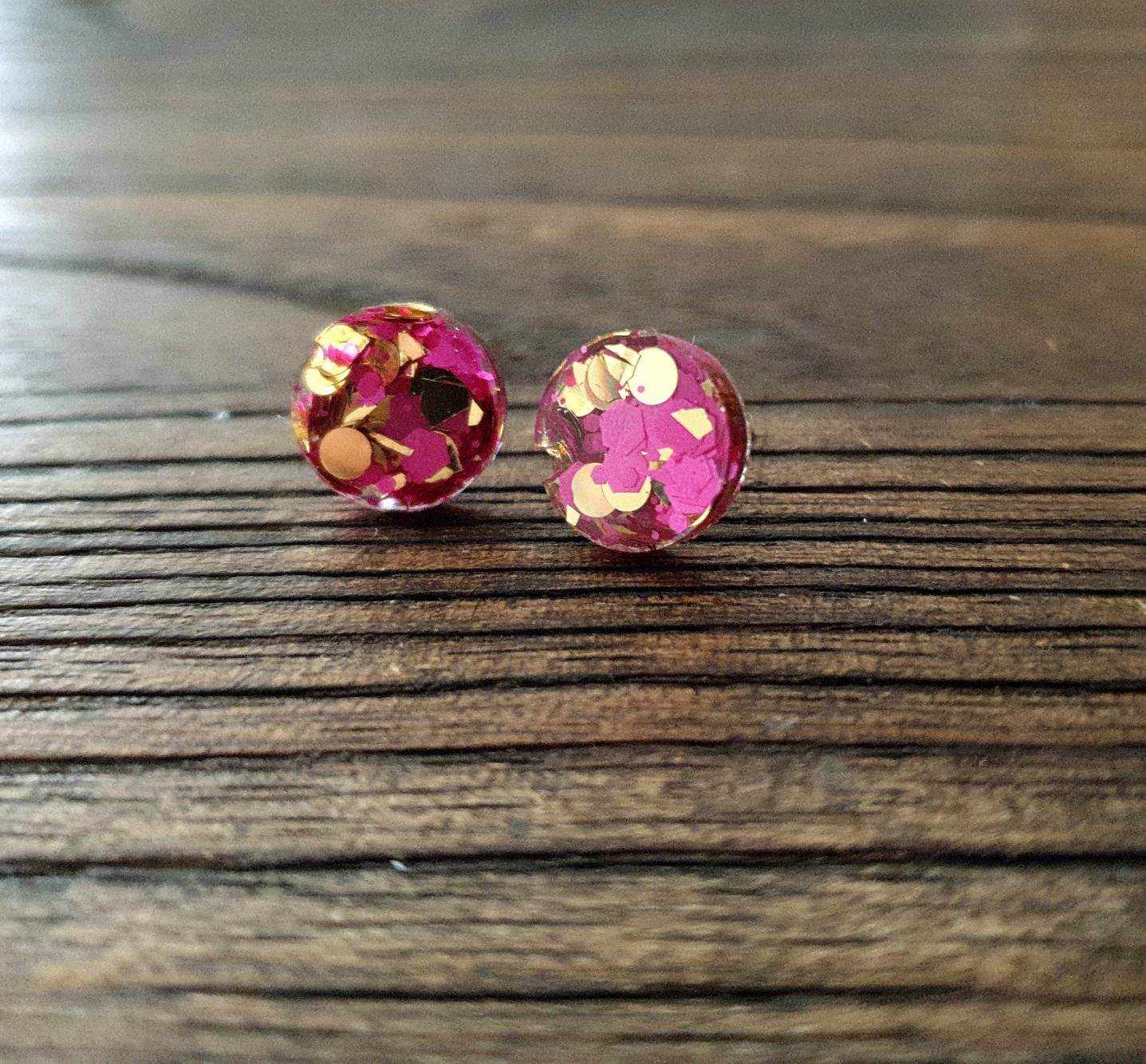 Hot Pink Gold Circle Dot Resin Stud Earrings, Hot Pink and Gold Mix Glitter Earrings. Stainless Steel Stud Earrings. 12mm, 10mm or 8mm