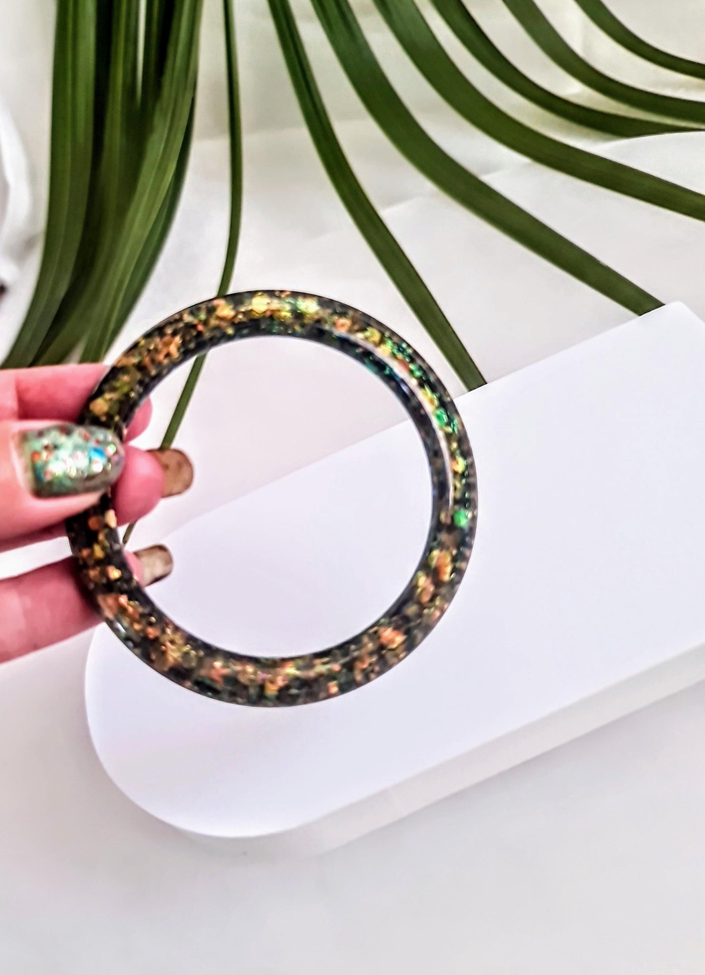Luxury Green Glitter Resin Bangle, Chameleon Green Gold Blue Mix, Iridescent Statement Bangle, Handcrafted Elegant Jewellery, Gift for Her