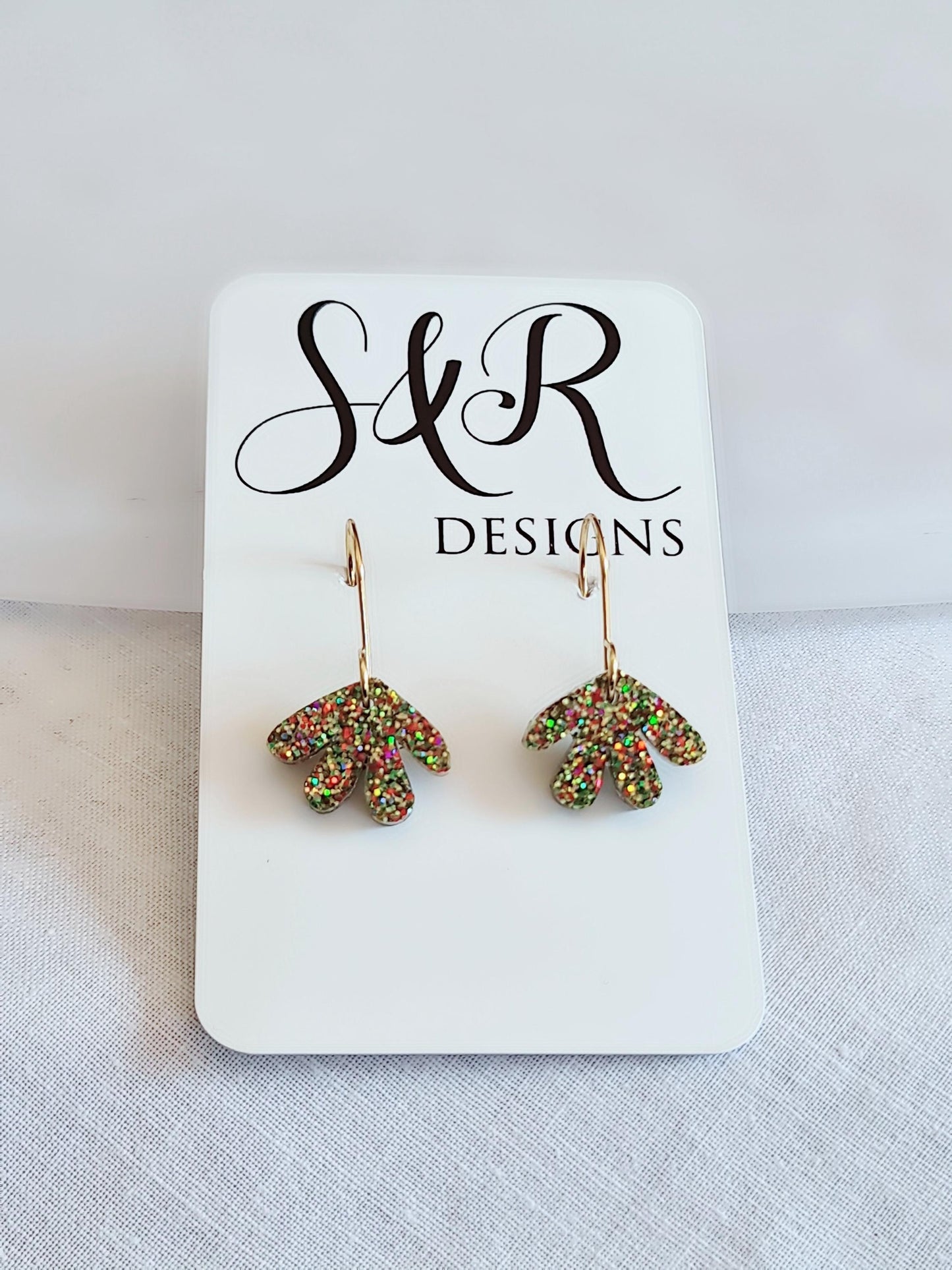 Christmas Design Mix Gold Earrings, Green Red Gold Mix Glitter Resin Earwire Dangles, Minimalist Jewellery, Made with Stainless Steel.