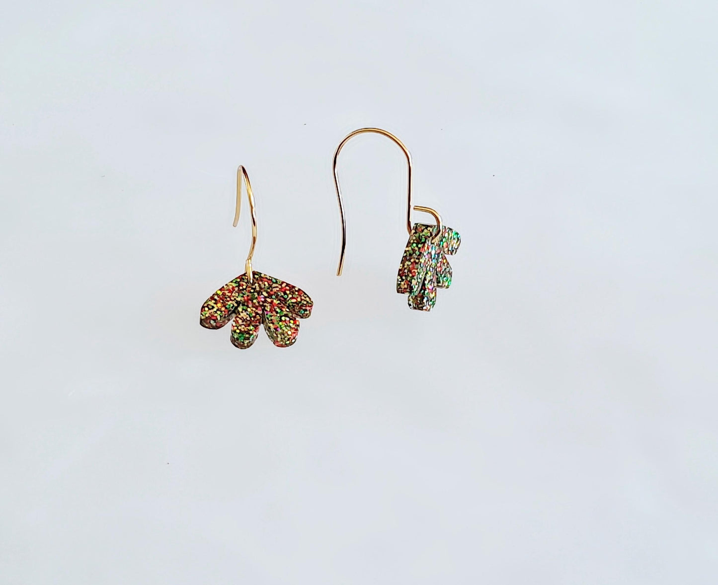 Christmas Design Mix Gold Earrings, Green Red Gold Mix Glitter Resin Earwire Dangles, Minimalist Jewellery, Made with Stainless Steel.