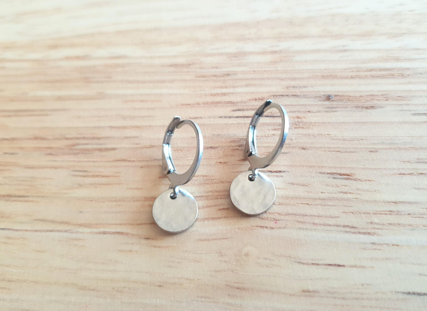 Silver Hammered Circle Disc Mini Leverback Earrings, Coin Disc Hoops, Earwire, Stainless Steel Dangle Leverback, Minimalist Earrings, 8mm