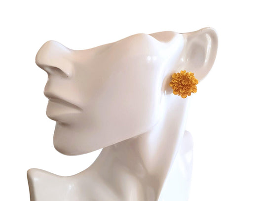 Gold Chrysanthemum Stud Earrings, Elegant Floral Earrings, Lightweight & Hypoallergenic, Gift for her, Flower Lover