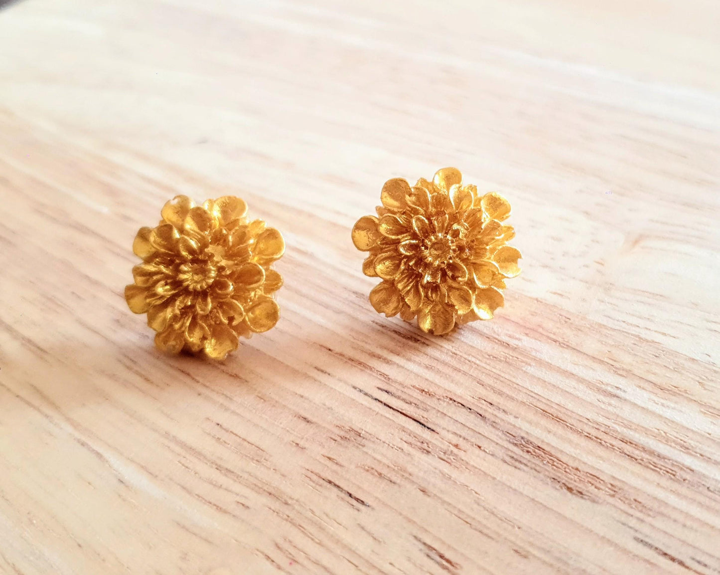 Gold Chrysanthemum Stud Earrings, Elegant Floral Earrings, Lightweight & Hypoallergenic, Gift for her, Flower Lover