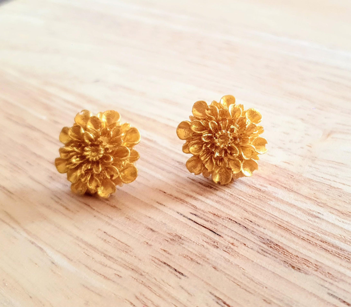 Gold Chrysanthemum Stud Earrings, Elegant Floral Earrings, Lightweight & Hypoallergenic, Gift for her, Flower Lover