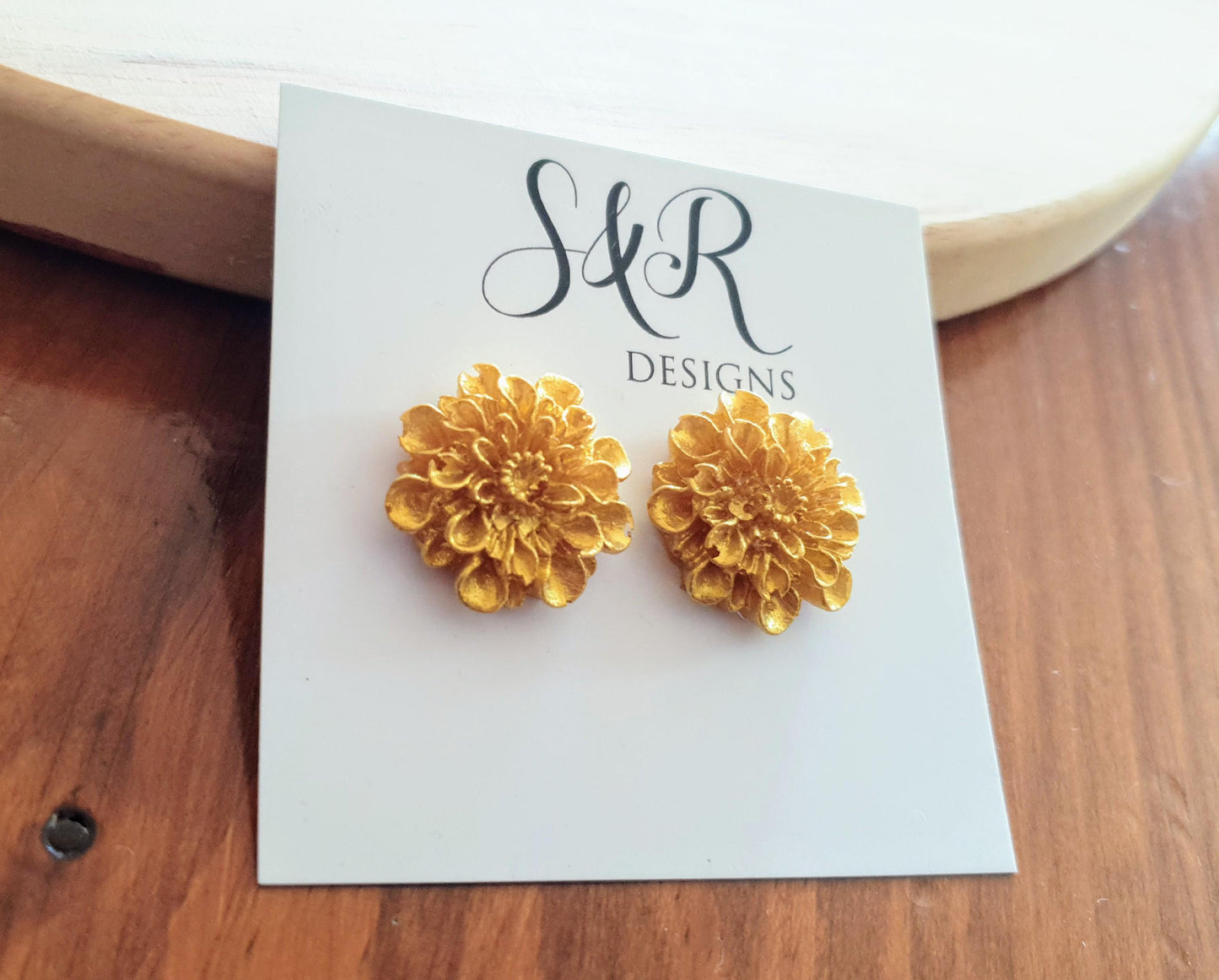 Gold Chrysanthemum Stud Earrings, Elegant Floral Earrings, Lightweight & Hypoallergenic, Gift for her, Flower Lover