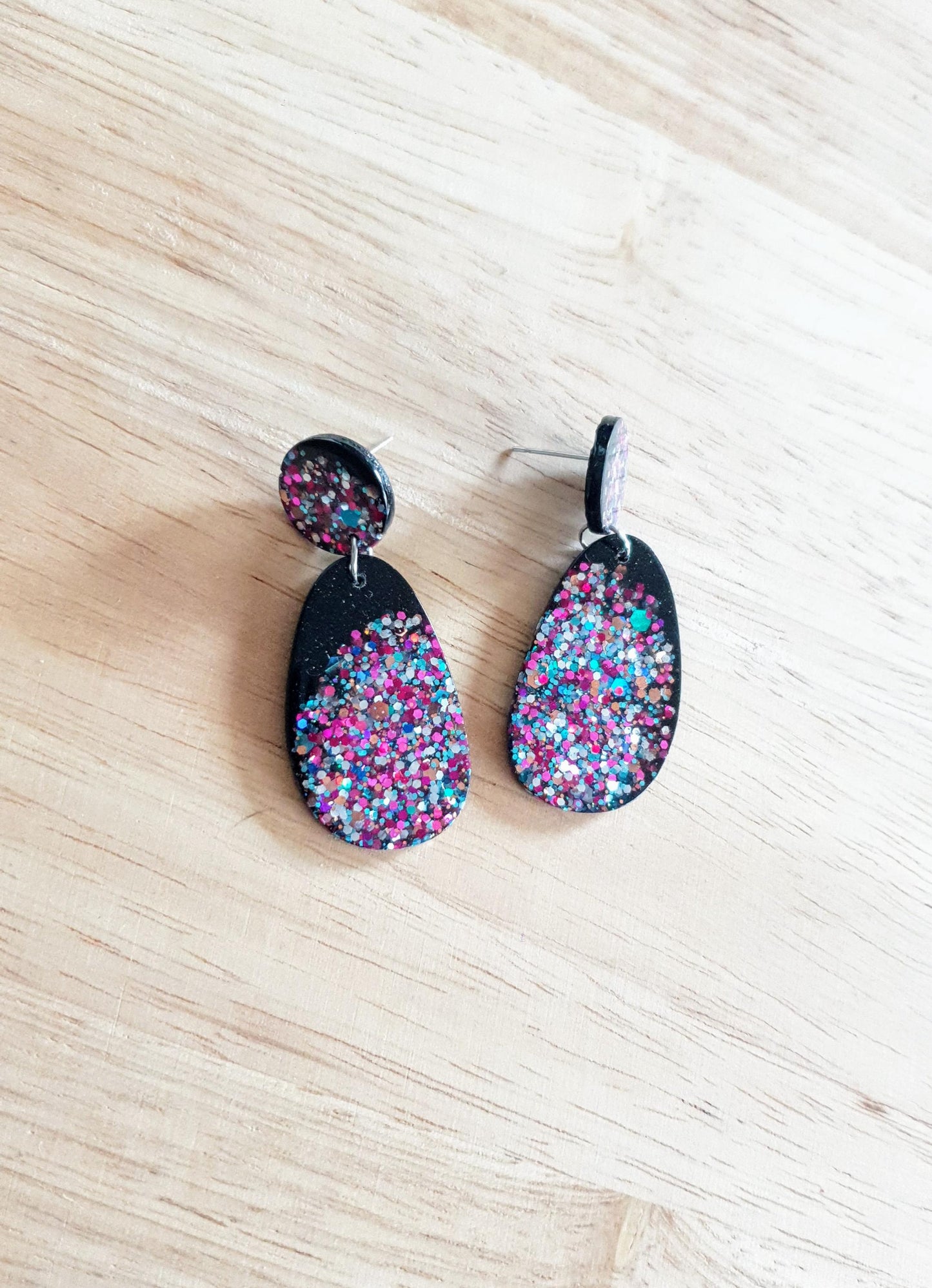 Black Drop Earrings, Multicoloured Oval Organic Shape Earrings, Black Multicoloured Glitter, Resin Handmade, Stainless Steel. Gift for Her.
