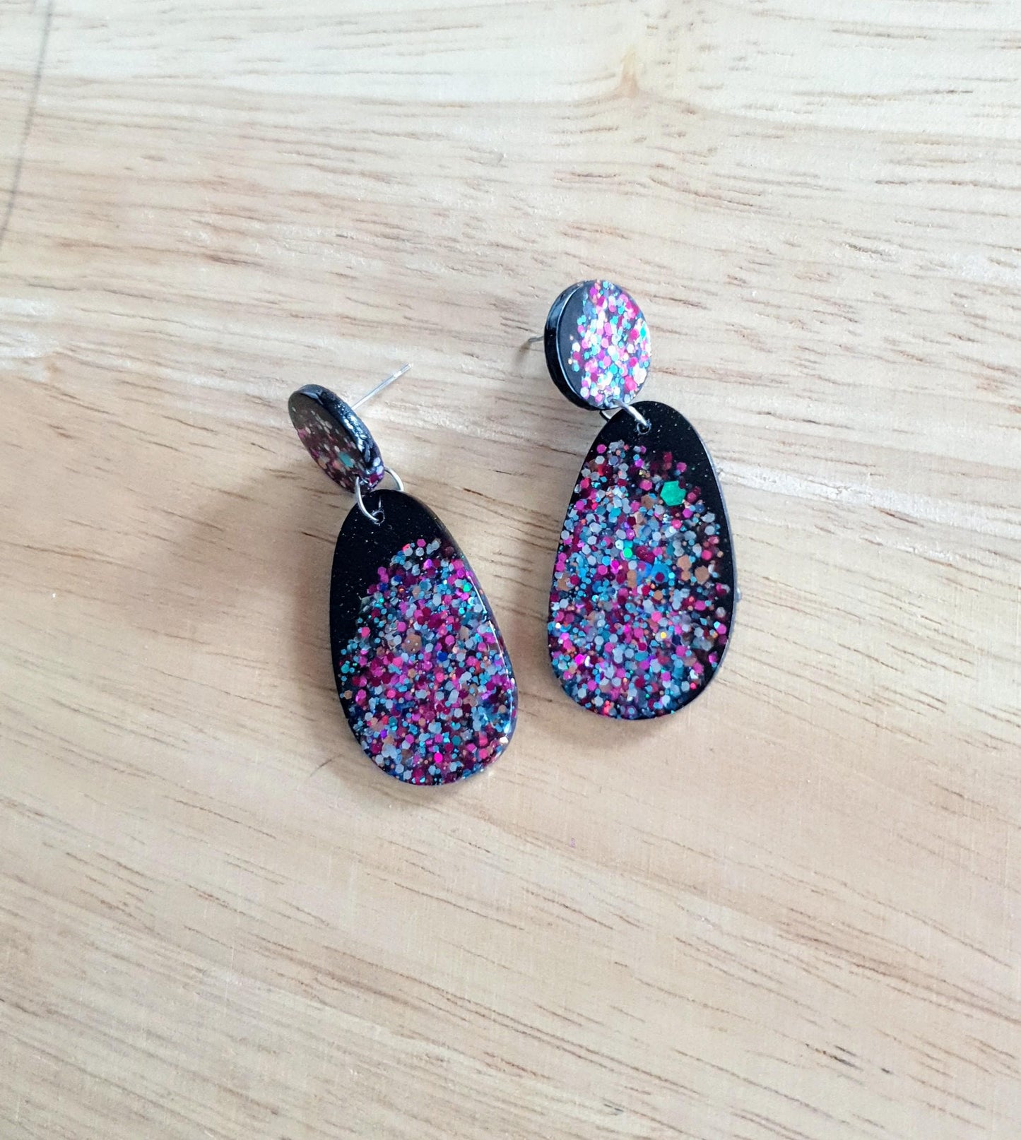 Black Drop Earrings, Multicoloured Oval Organic Shape Earrings, Black Multicoloured Glitter, Resin Handmade, Stainless Steel. Gift for Her.
