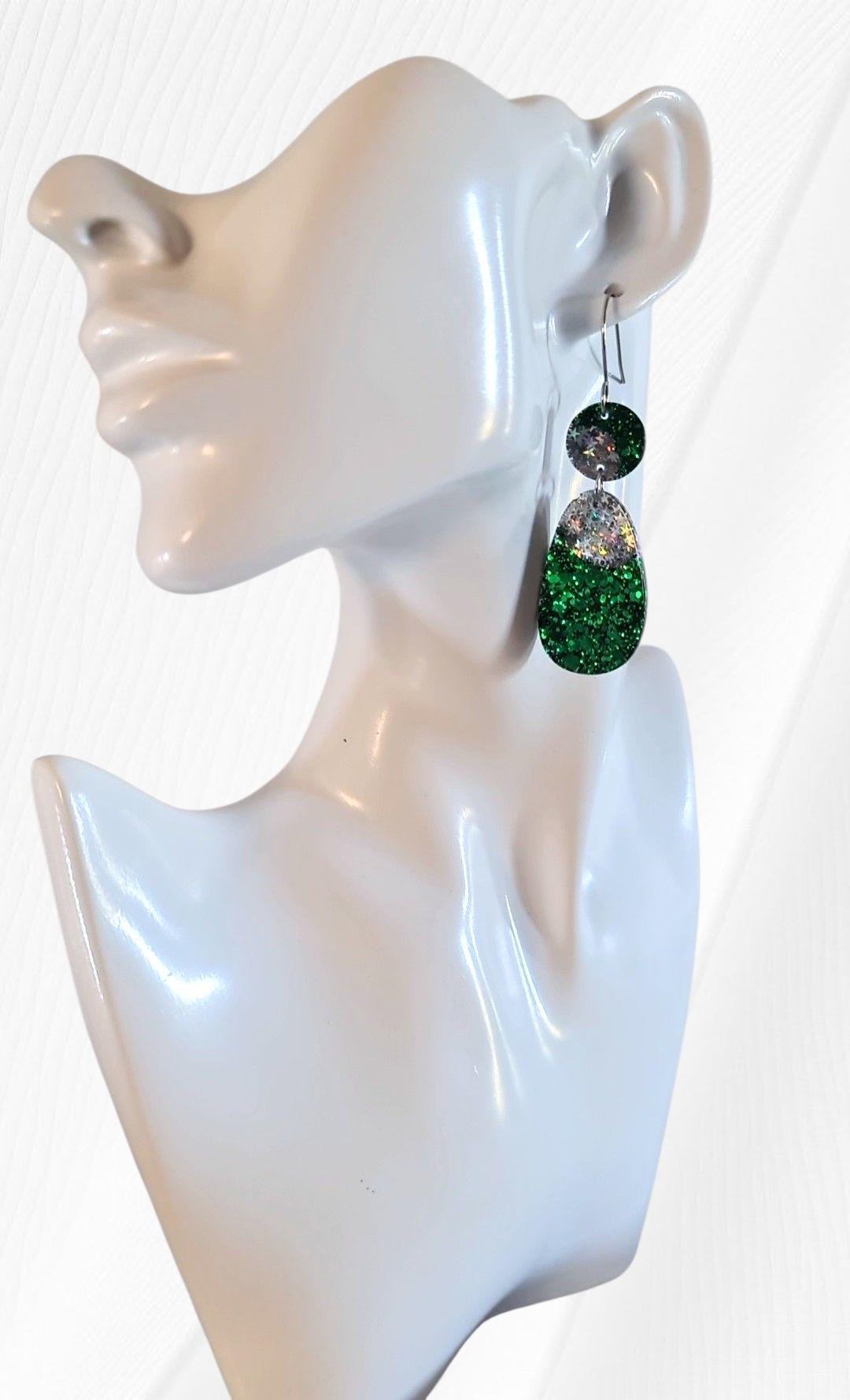 Emerald Green Star Glitter Hook Earrings, Oval Organic Shape Earrings, Resin Handmade, Stainless Steel Hypoallergenic Gift