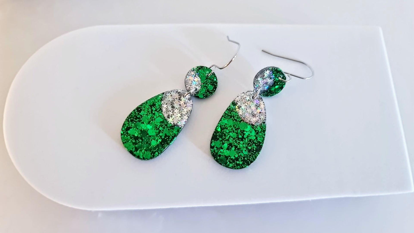 Emerald Green Star Glitter Hook Earrings, Oval Organic Shape Earrings, Resin Handmade, Stainless Steel Hypoallergenic Gift