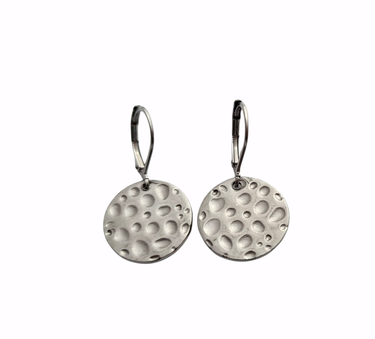 Honeycomb Textured Circle Disc Leverback Earrings, 16mm Coin Dangles, Stainless Steel Hammered Dangle Leverback or Hook Earrings.