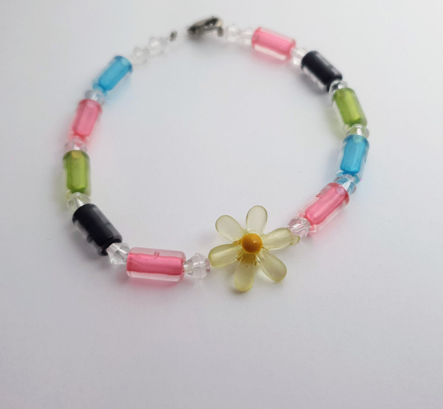 Multicoloured Acrylic Beaded Flower Bracelet. 19cm