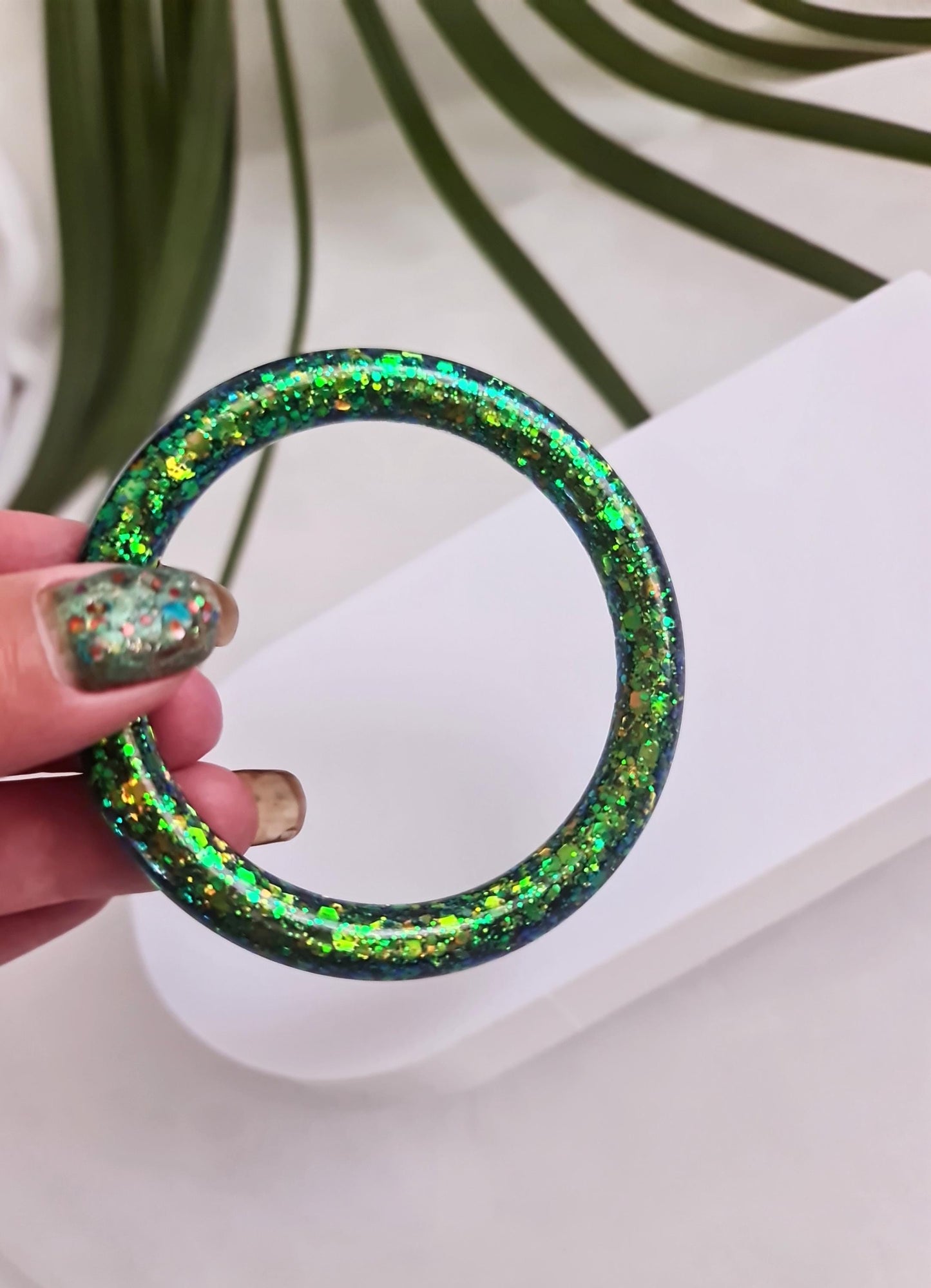Luxury Green Glitter Resin Bangle, Chameleon Green Gold Blue Mix, Iridescent Statement Bangle, Handcrafted Elegant Jewellery, Gift for Her