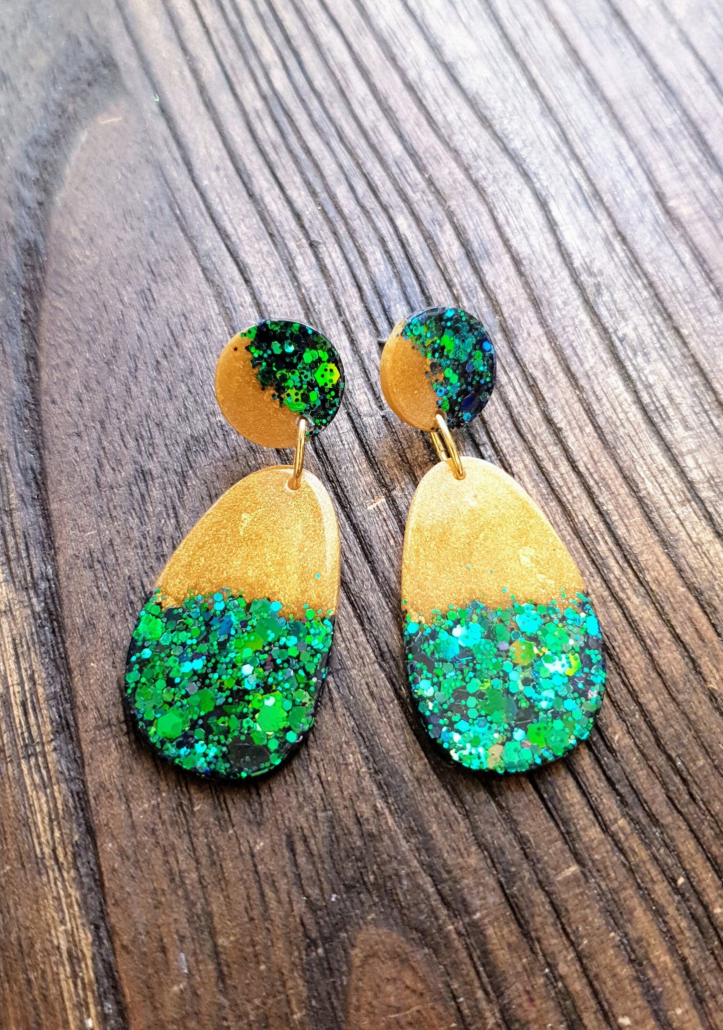 Chameleon Green Blue with Gold Organic Shape Drop Earrings, Green Blue Changing Glitter, Resin Handmade, Stainless Steel. Personalised Gift