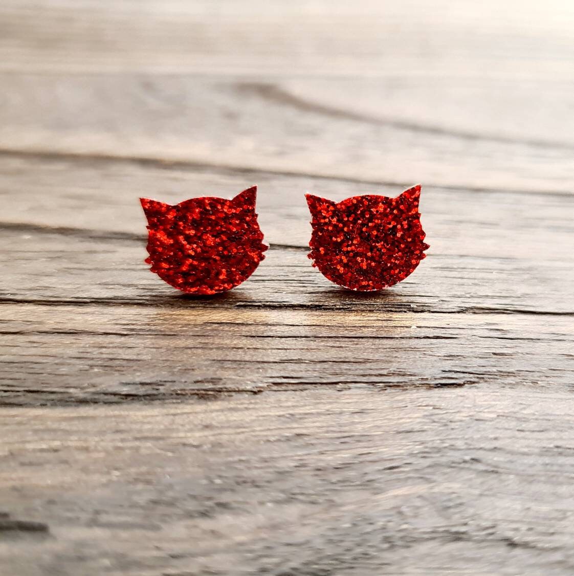 Cat Earrings, Cat Resin Stud Earrings, Red Glitter Cat Glitter Earrings made with Stainless Steel.