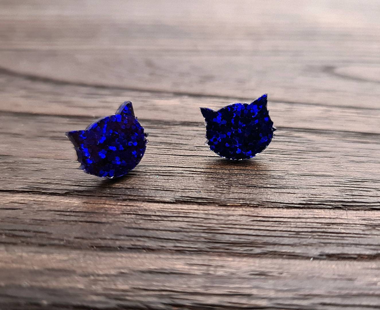Cat Earrings, Cat Resin Stud Earrings, Blue Earrings, Cat Glitter Earrings made with Stainless Steel.
