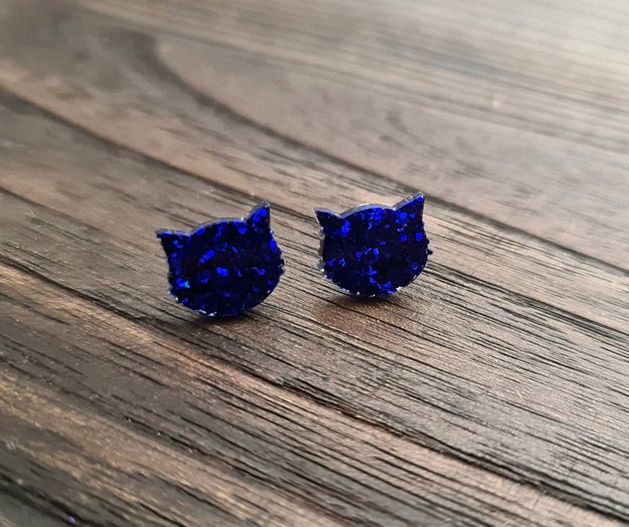 Cat Earrings, Cat Resin Stud Earrings, Blue Earrings, Cat Glitter Earrings made with Stainless Steel.