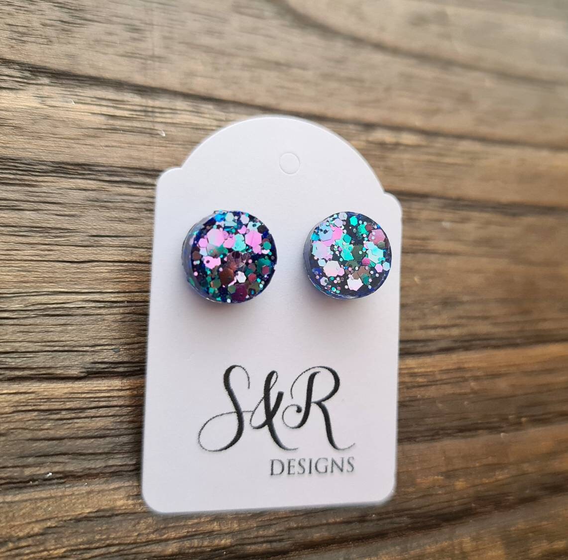 Chameleo Circle Dot Resin Stud Earrings, Pink Blue Chameleon Chunky Glitter Earrings. Stainless Steel Stud Earrings. 15mm, 12mm, 10mm or 8mm