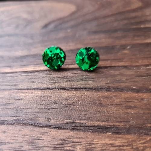 Emerald Green Circle Dot Resin Stud Earrings, Emerald Glitter Earrings. Stainless Steel Minimalist Stud Earrings. 15mm, 12mm, 10mm or 8mm