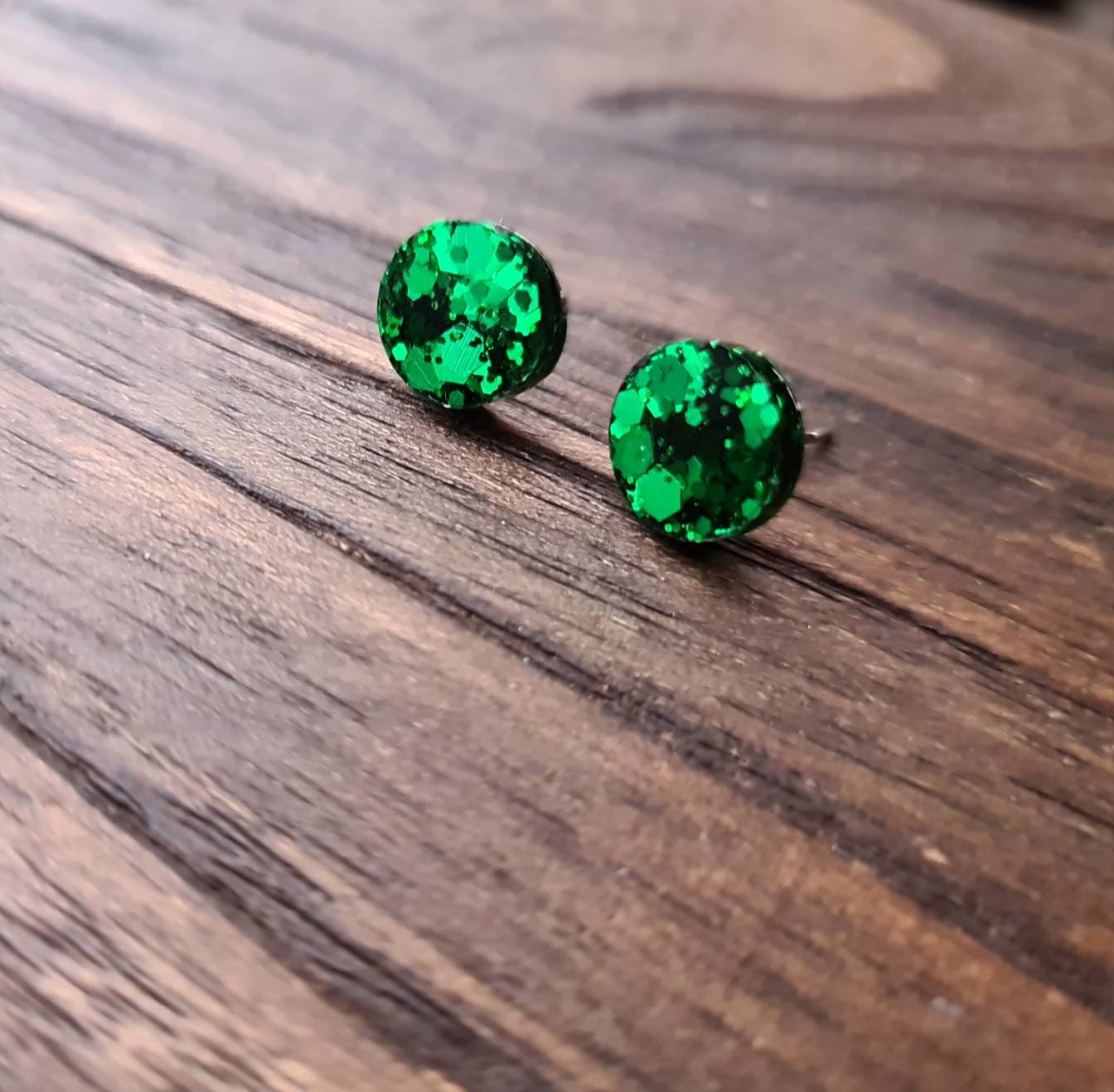 Emerald Green Circle Dot Resin Stud Earrings, Emerald Glitter Earrings. Stainless Steel Minimalist Stud Earrings. 15mm, 12mm, 10mm or 8mm