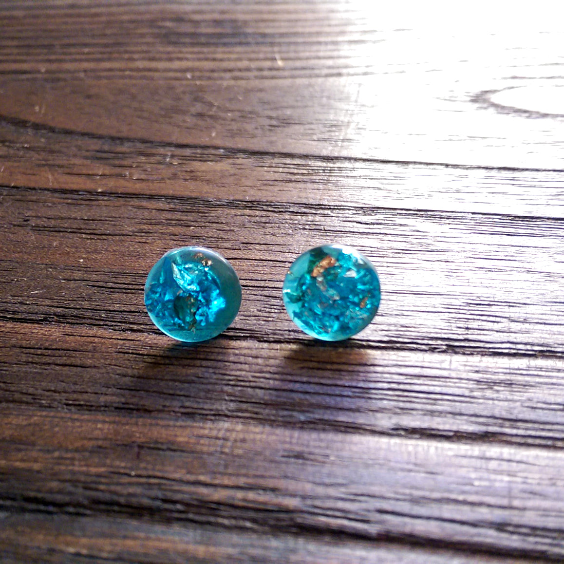 Brilliant Blue Silver Mix Leaf Circle Resin Stud Earrings, Stainless Steel Stud Earrings. 12mm - Silver and Resin Designs