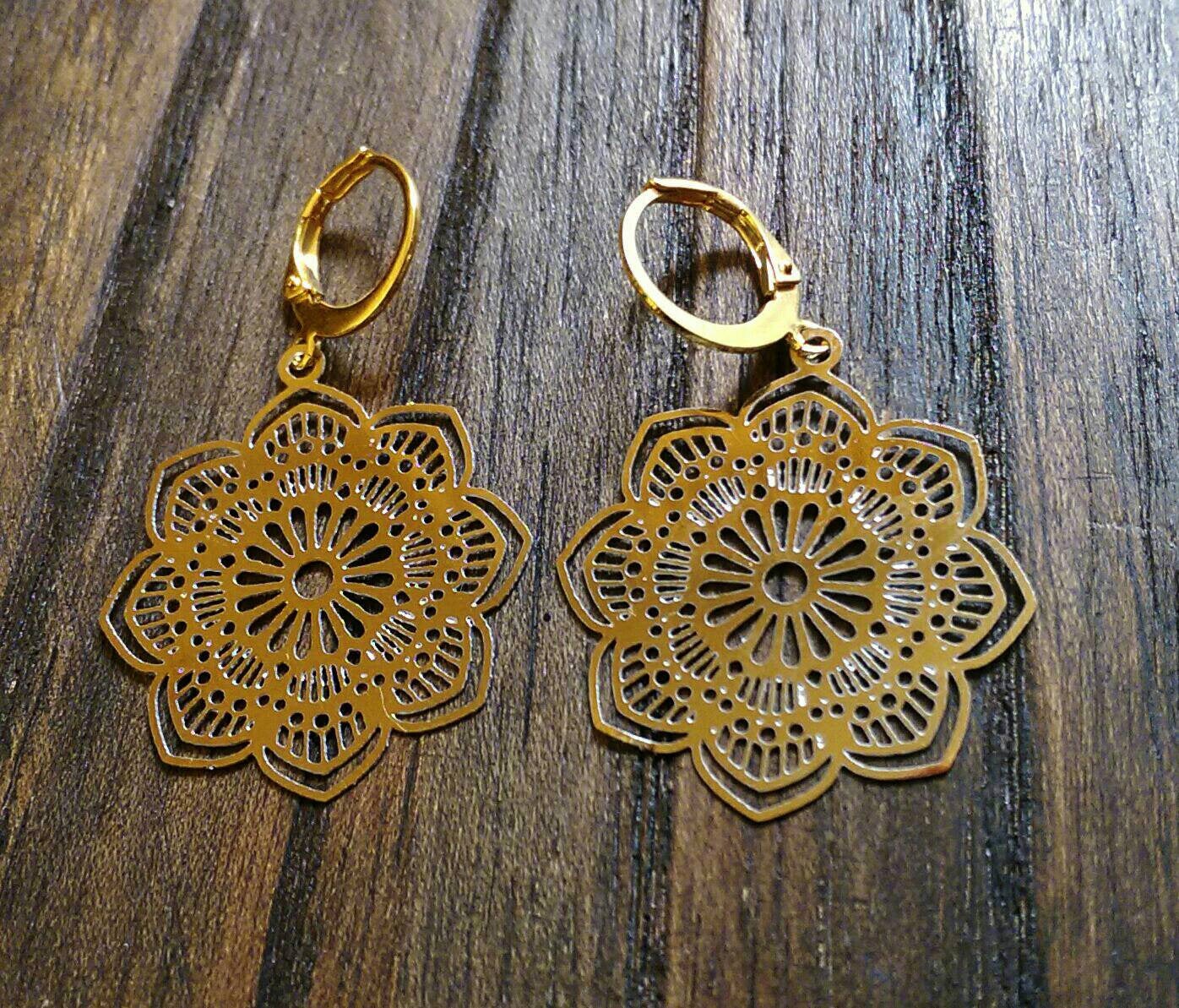 Flower Filigree Gold Stainless Steel Dangle Leverback Earrings.