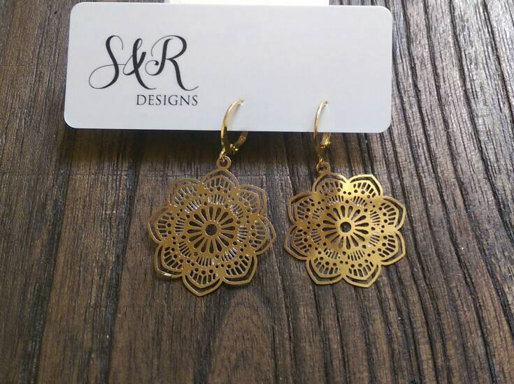 Flower Filigree Gold Stainless Steel Dangle Leverback Earrings.