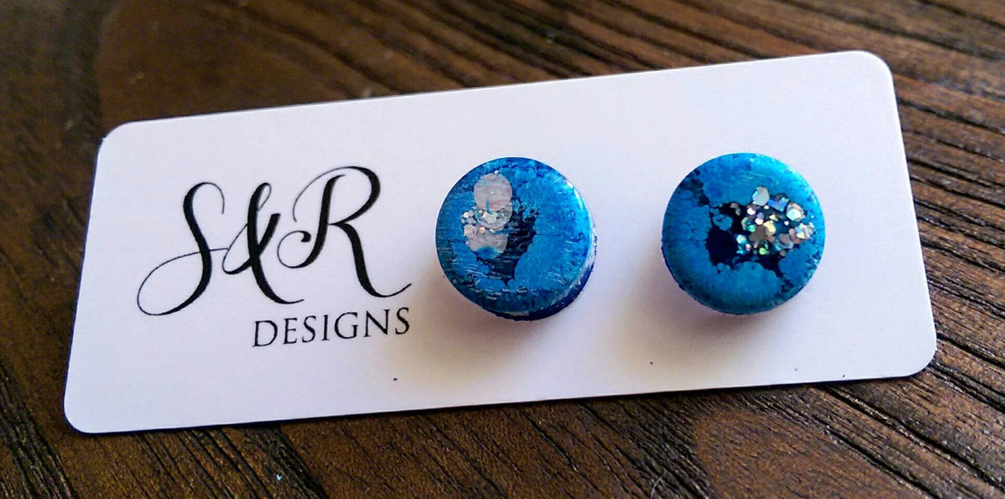 Blue Sparkly Glitter Circle Resin Stud Earrings made of Stainless Steel 12mm