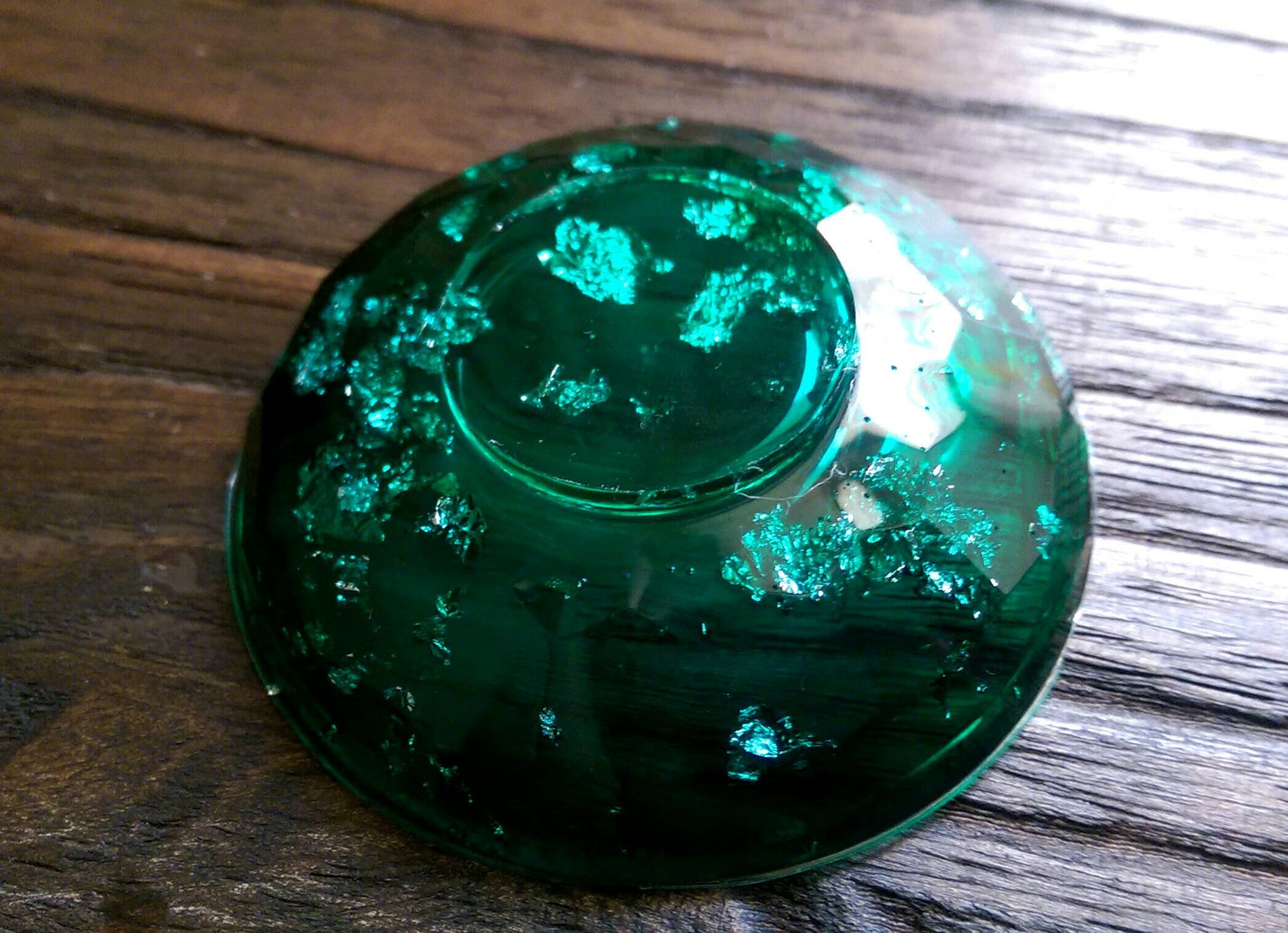 Trinket Ring Dish, Emerald Green and Silver Leaf Ring Dish, Hand Made Resin Dish - Silver and Resin Designs