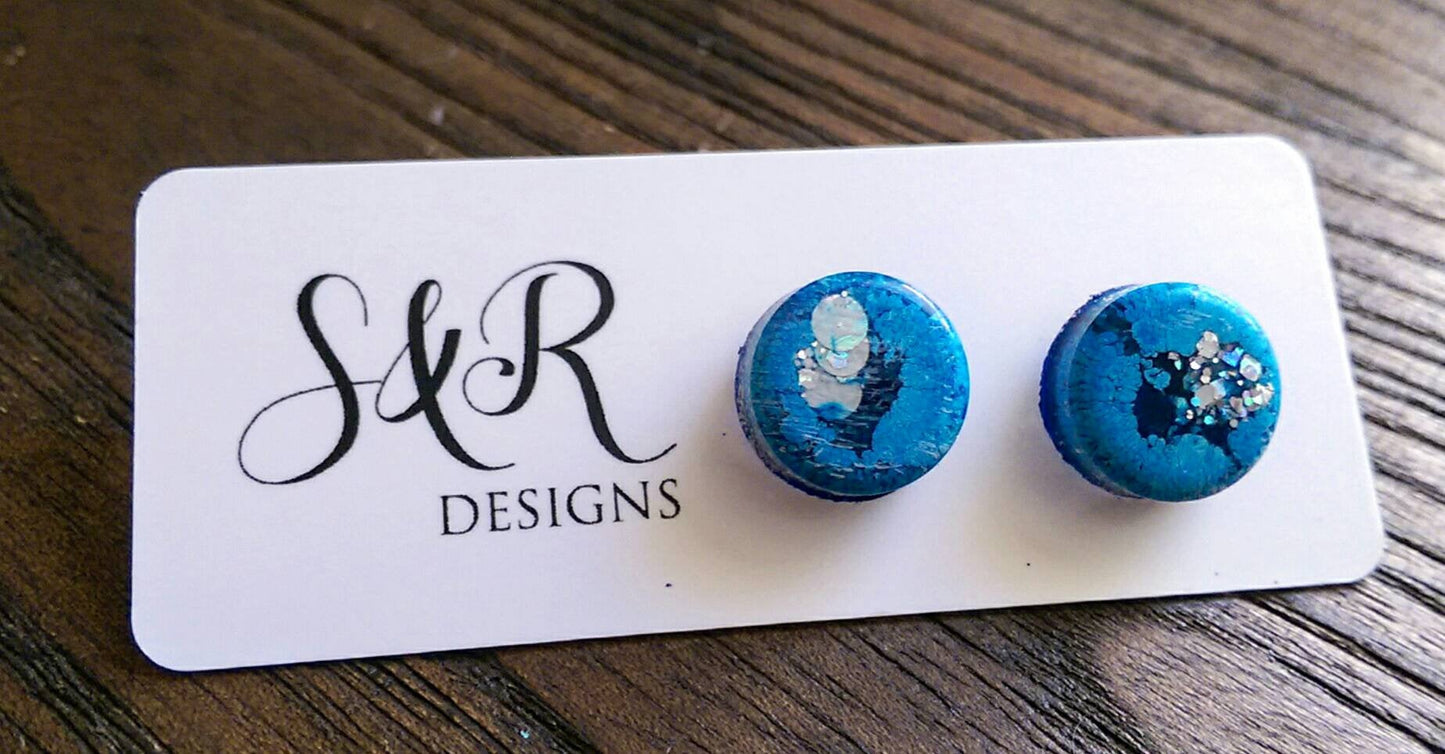 Blue Sparkly Glitter Circle Resin Stud Earrings made of Stainless Steel 12mm