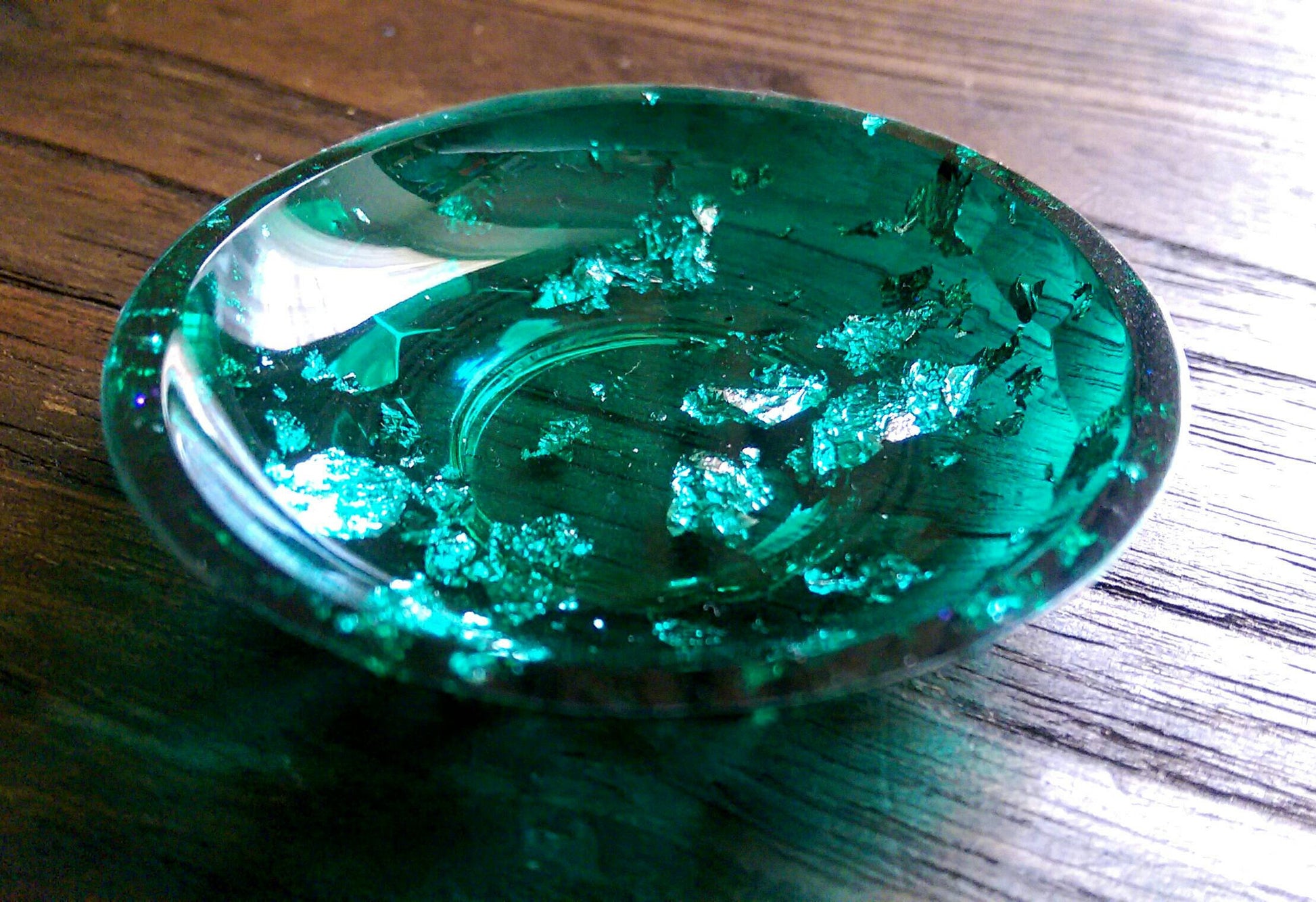 Trinket Ring Dish, Emerald Green and Silver Leaf Ring Dish, Hand Made Resin Dish - Silver and Resin Designs