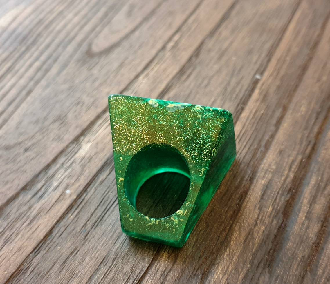 Statement Square Resin Ring, Handmade Size 7 US N AU. Emerald Green Gold Glitter Ring