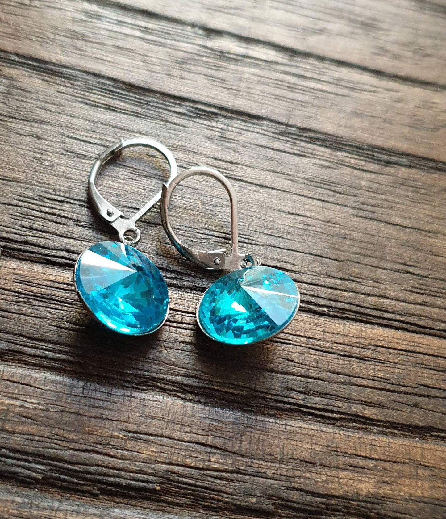 Glass Crystal Leverback Earrings Stainless Steel. Choose colour: Clear, Black Diamond, Emerald Green, Aquamarine, Red 12mm